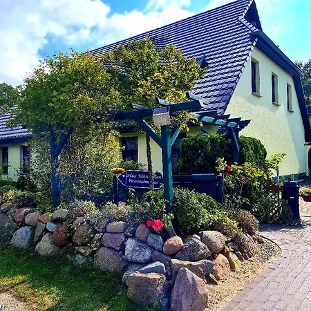 Hus Sünnschien * Alt Reddevitz