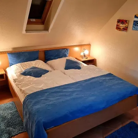 Hus Suennschien Apartament
